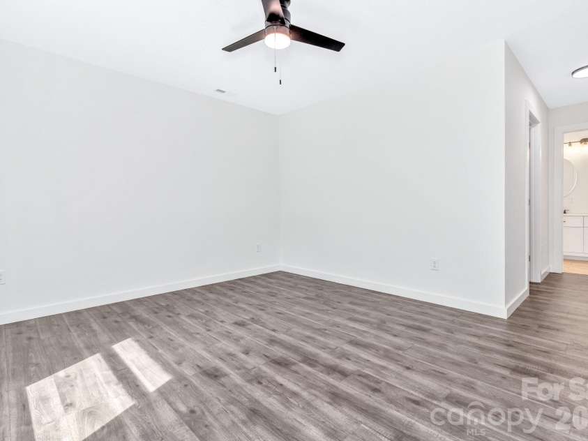 95 Short Drive, Marion, NC 28752.  MLS# CAR4379904, YatesRealty ID 34253. 