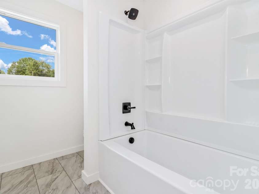 95 Short Drive, Marion, NC 28752.  MLS# CAR4379904, YatesRealty ID 34253. 