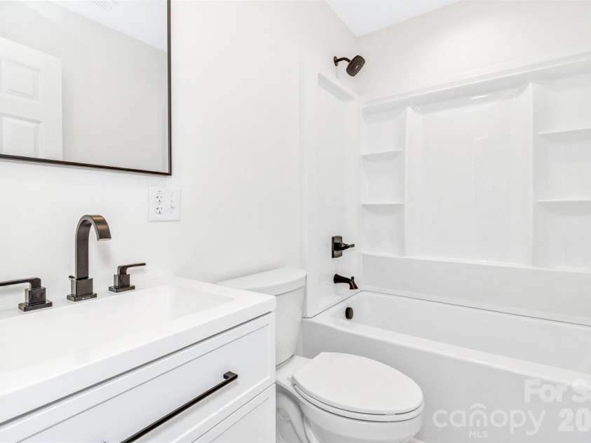 95 Short Drive, Marion, NC 28752.  MLS# CAR4379904, YatesRealty ID 34253. 