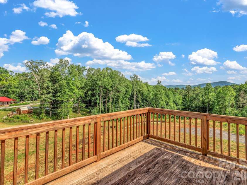 95 Short Drive, Marion, NC 28752.  MLS# CAR4379904, YatesRealty ID 34253. 