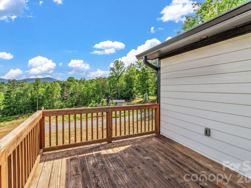 95 Short Drive, Marion, NC 28752.  MLS# CAR4379904, YatesRealty ID 34253. 