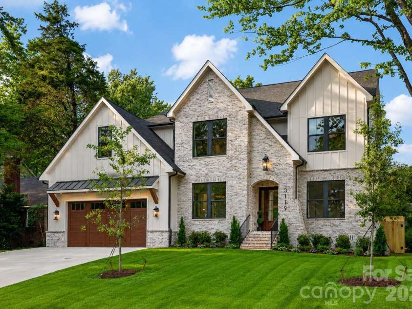 3119 Shenandoah Avenue, Charlotte, NC 28205.  MLS# CAR4394625, YatesRealty ID 34254. 3119 Shenandoah Ave-Commonwealth!