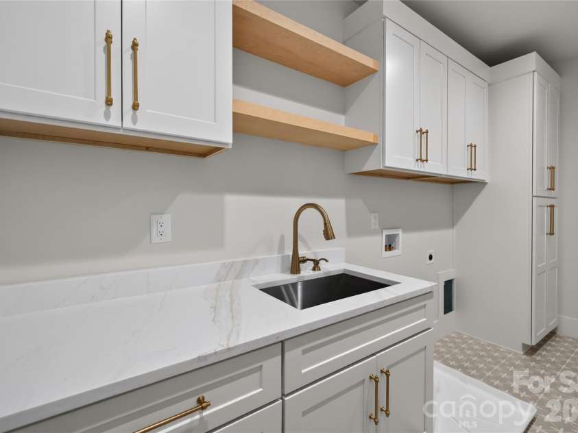 3119 Shenandoah Avenue, Charlotte, NC 28205.  MLS# CAR4394625, YatesRealty ID 34254. 