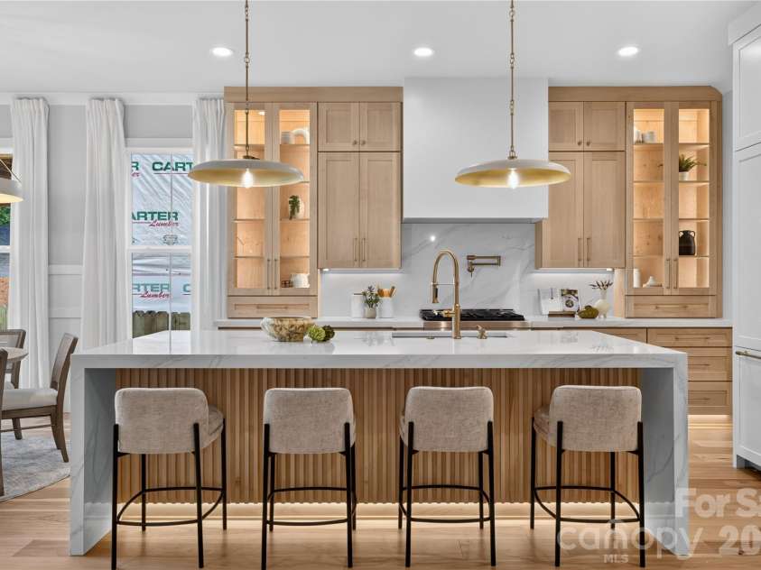 3119 Shenandoah Avenue, Charlotte, NC 28205.  MLS# CAR4394625, YatesRealty ID 34254. Not pot filler, gas cooktop and large eat in island