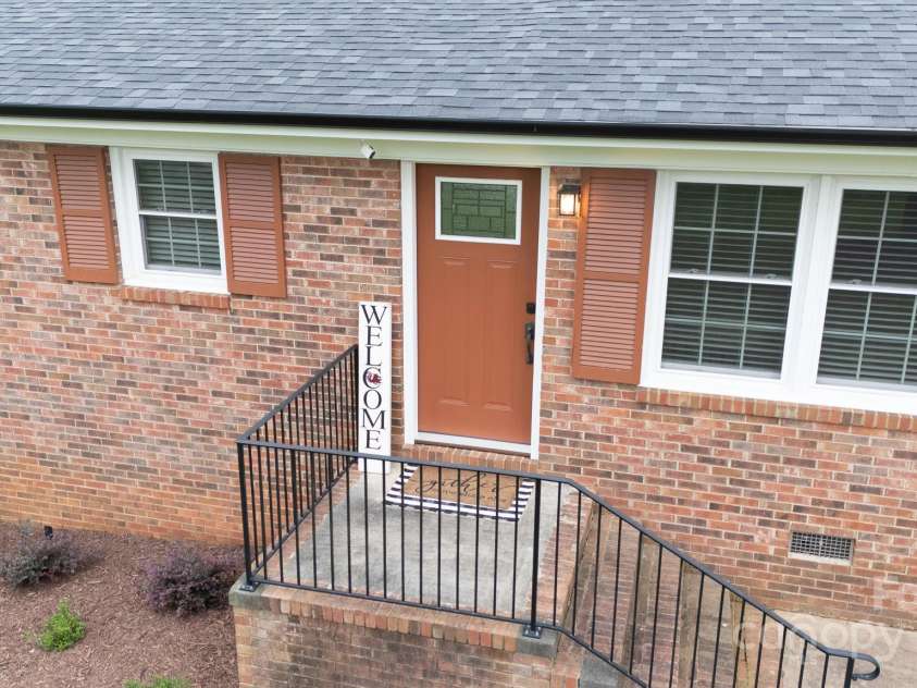 1811 Eastview Road, Rock Hill, SC 29732.  MLS# CAR4288455, YatesRealty ID 34256. 