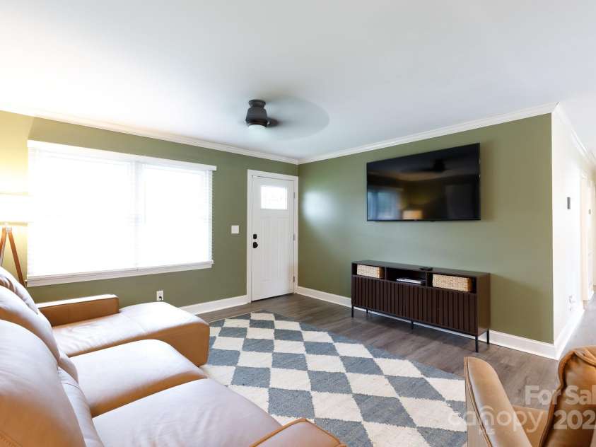 1811 Eastview Road, Rock Hill, SC 29732.  MLS# CAR4288455, YatesRealty ID 34256. 