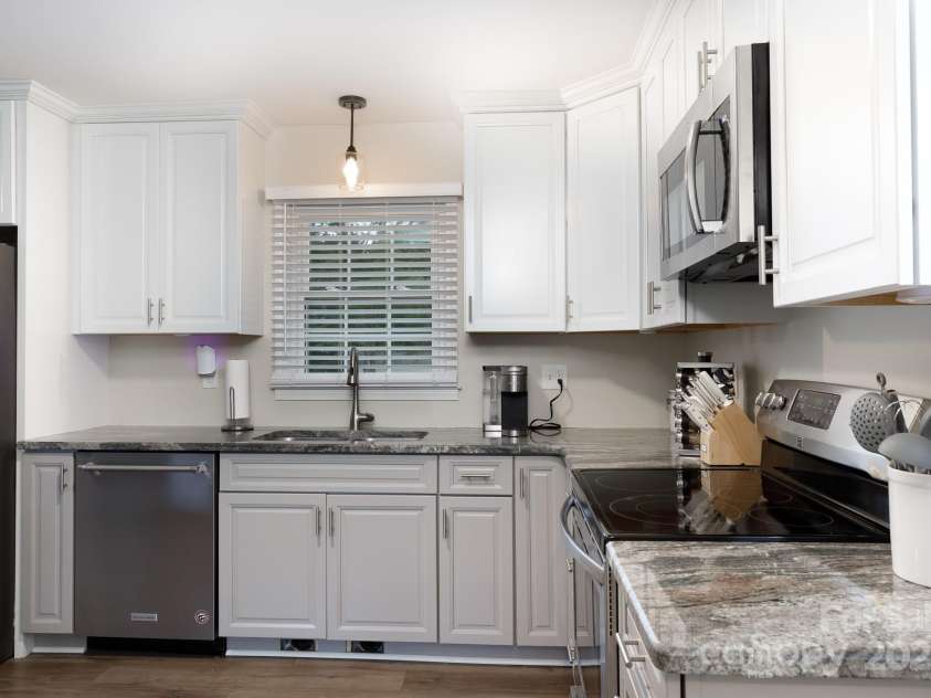 1811 Eastview Road, Rock Hill, SC 29732.  MLS# CAR4288455, YatesRealty ID 34256. 