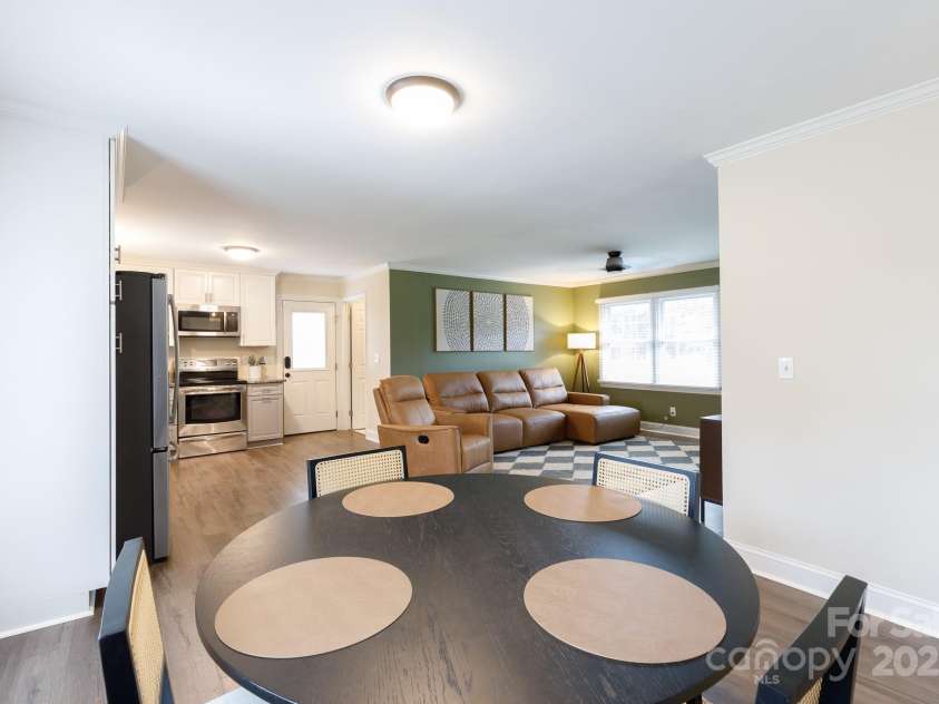 1811 Eastview Road, Rock Hill, SC 29732.  MLS# CAR4288455, YatesRealty ID 34256. 
