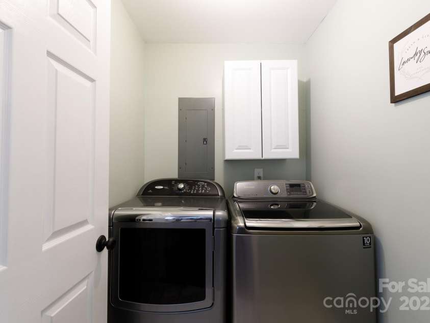 1811 Eastview Road, Rock Hill, SC 29732.  MLS# CAR4288455, YatesRealty ID 34256. 