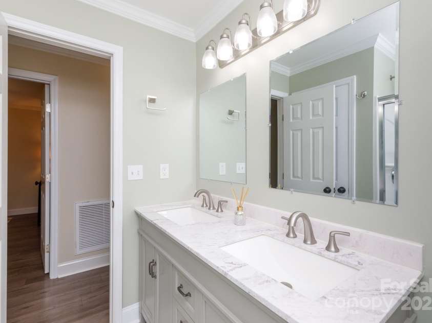 1811 Eastview Road, Rock Hill, SC 29732.  MLS# CAR4288455, YatesRealty ID 34256. 