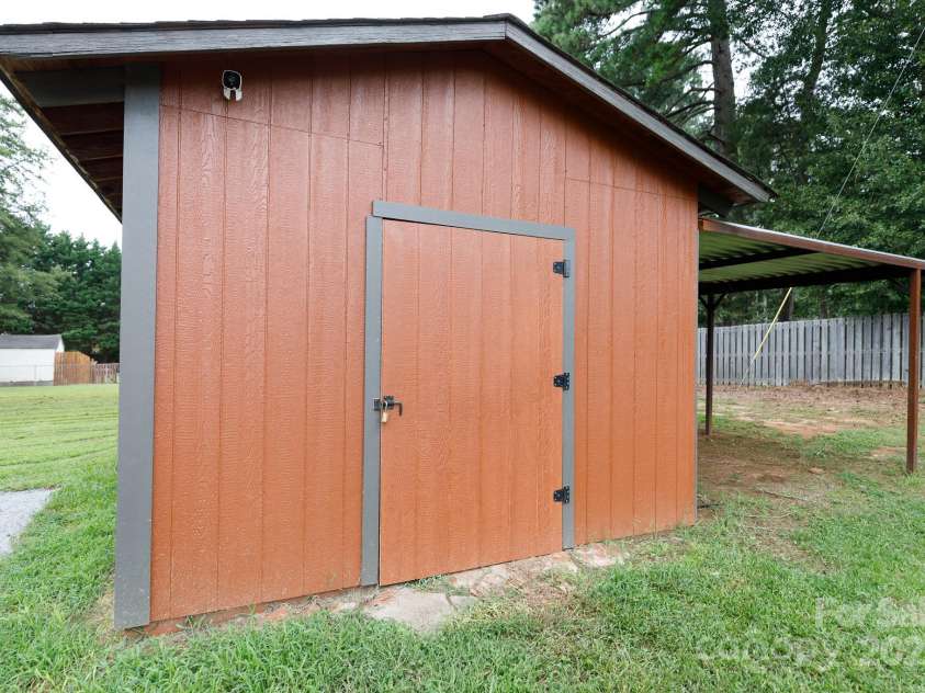 1811 Eastview Road, Rock Hill, SC 29732.  MLS# CAR4288455, YatesRealty ID 34256. 