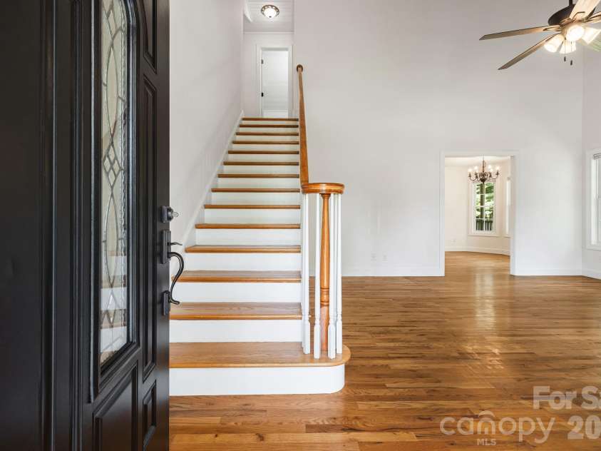 40 Brierfield Drive, Candler, NC 28715.  MLS# CAR4402345, YatesRealty ID 34256. 