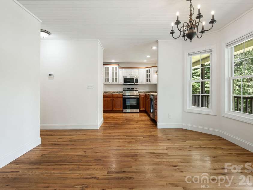 40 Brierfield Drive, Candler, NC 28715.  MLS# CAR4402345, YatesRealty ID 34256. 