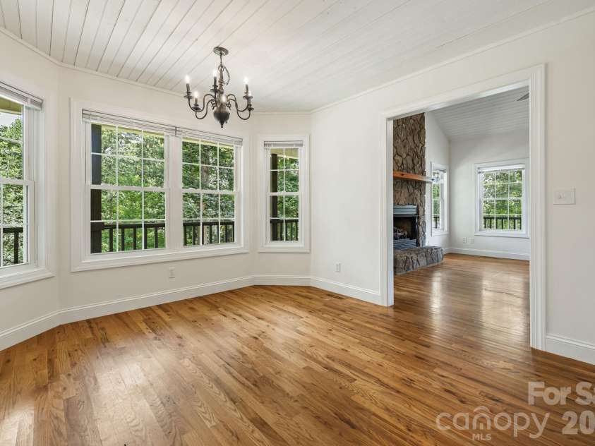40 Brierfield Drive, Candler, NC 28715.  MLS# CAR4402345, YatesRealty ID 34256. 