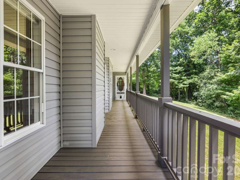 40 Brierfield Drive, Candler, NC 28715.  MLS# CAR4402345, YatesRealty ID 34256. 
