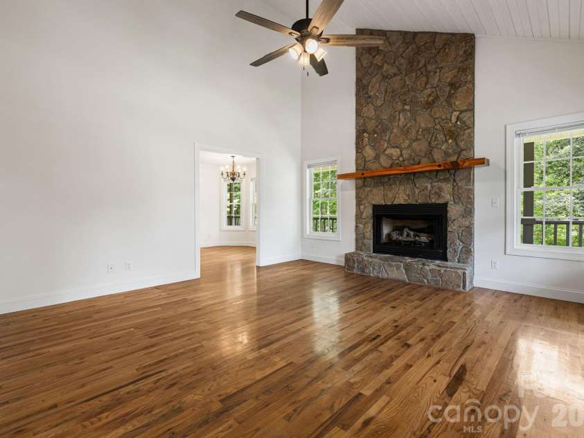 40 Brierfield Drive, Candler, NC 28715.  MLS# CAR4402345, YatesRealty ID 34256. Gleaming Floors