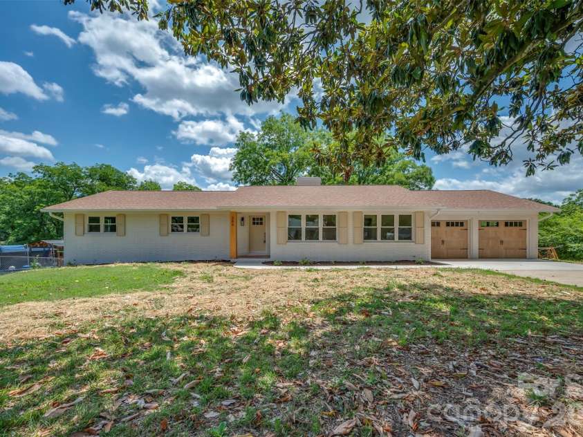 286 Main Street, Mooresboro, NC 28114.  MLS# CAR4394951, YatesRealty ID 34257. 
