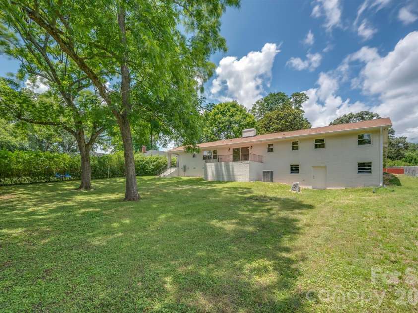 286 Main Street, Mooresboro, NC 28114.  MLS# CAR4394951, YatesRealty ID 34257. 