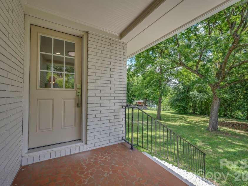 286 Main Street, Mooresboro, NC 28114.  MLS# CAR4394951, YatesRealty ID 34257. 