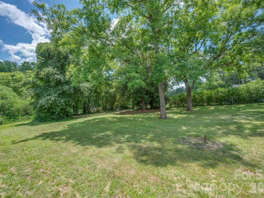 286 Main Street, Mooresboro, NC 28114.  MLS# CAR4394951, YatesRealty ID 34257. 