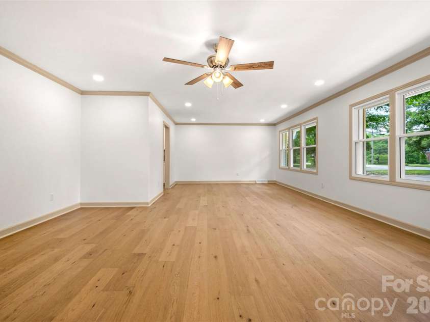 286 Main Street, Mooresboro, NC 28114.  MLS# CAR4394951, YatesRealty ID 34257. 