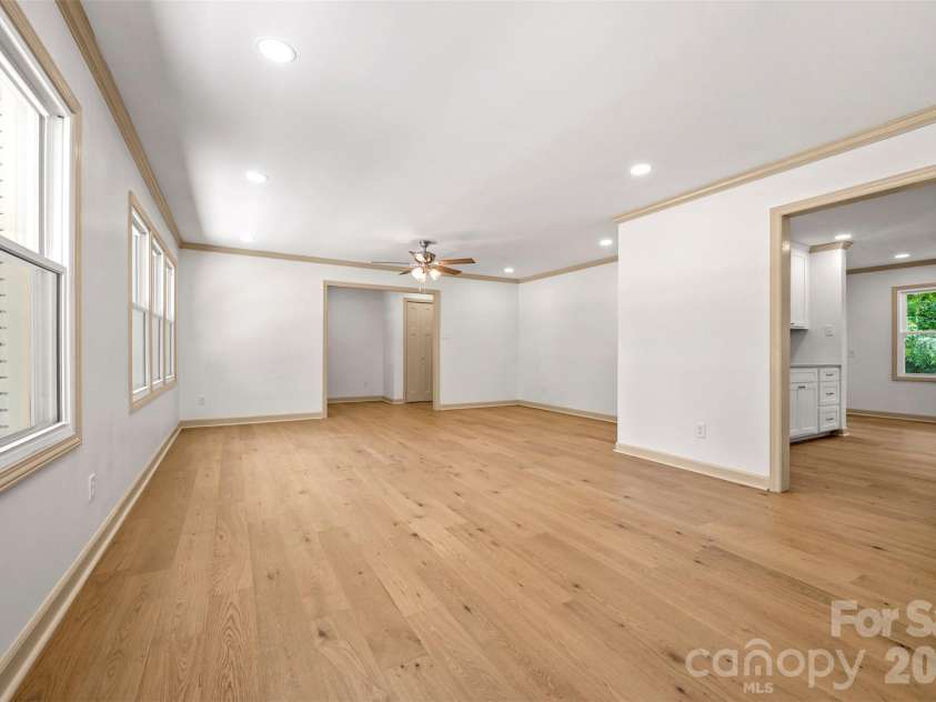 286 Main Street, Mooresboro, NC 28114.  MLS# CAR4394951, YatesRealty ID 34257. 