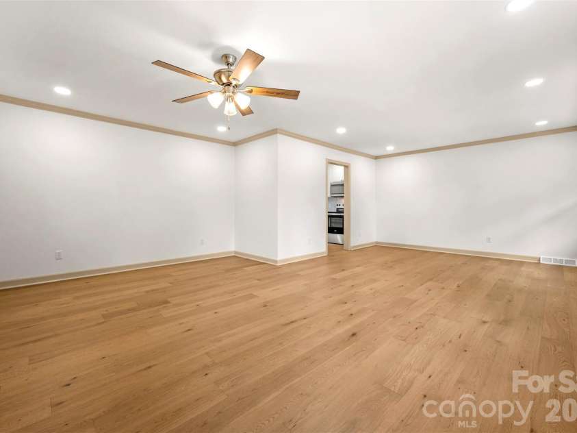 286 Main Street, Mooresboro, NC 28114.  MLS# CAR4394951, YatesRealty ID 34257. 