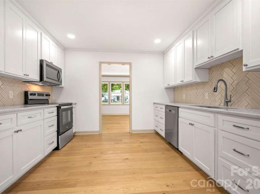 286 Main Street, Mooresboro, NC 28114.  MLS# CAR4394951, YatesRealty ID 34257. 
