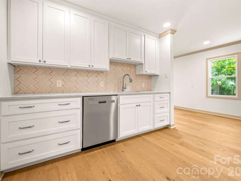 286 Main Street, Mooresboro, NC 28114.  MLS# CAR4394951, YatesRealty ID 34257. 