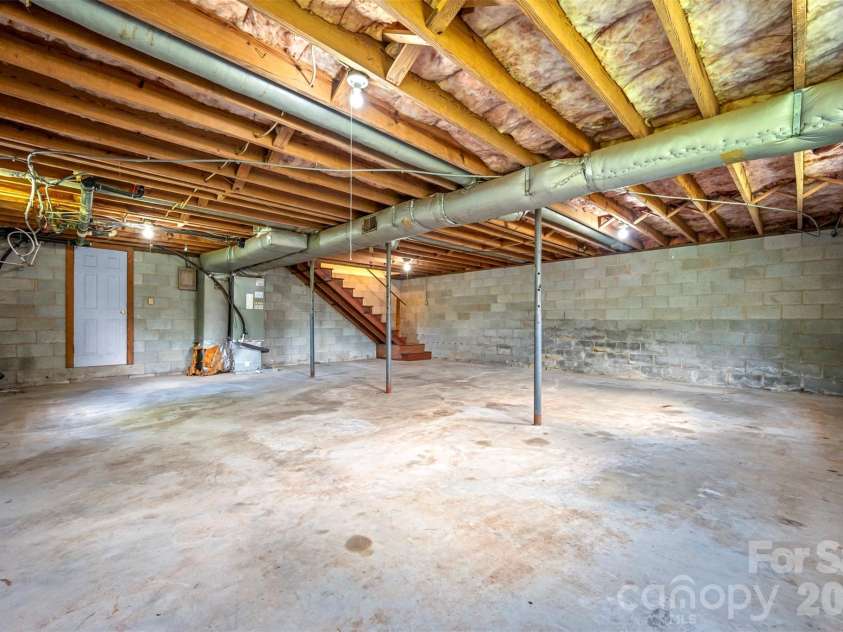 286 Main Street, Mooresboro, NC 28114.  MLS# CAR4394951, YatesRealty ID 34257. 