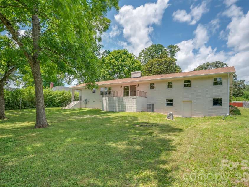 286 Main Street, Mooresboro, NC 28114.  MLS# CAR4394951, YatesRealty ID 34257. 