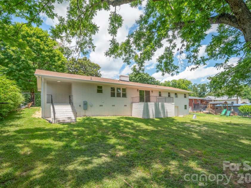 286 Main Street, Mooresboro, NC 28114.  MLS# CAR4394951, YatesRealty ID 34257. 