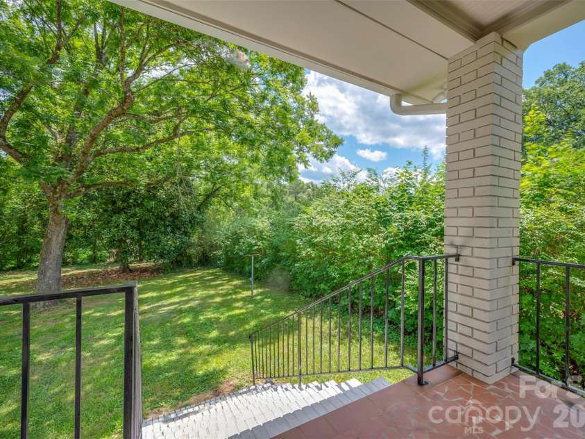 286 Main Street, Mooresboro, NC 28114.  MLS# CAR4394951, YatesRealty ID 34257. 