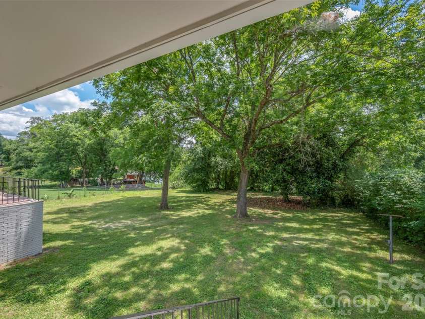286 Main Street, Mooresboro, NC 28114.  MLS# CAR4394951, YatesRealty ID 34257. 