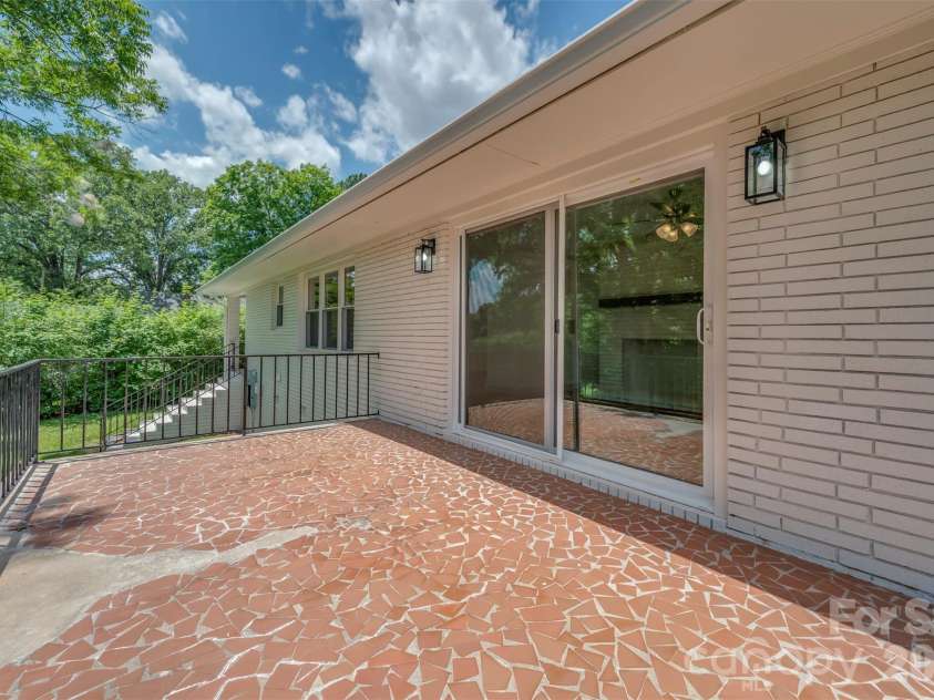 286 Main Street, Mooresboro, NC 28114.  MLS# CAR4394951, YatesRealty ID 34257. 