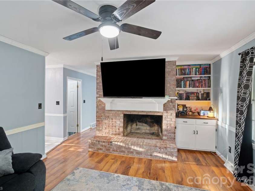 244 Pine Valley Road, Thomasville, NC 27360.  MLS# CAR4395935, YatesRealty ID 34258. 