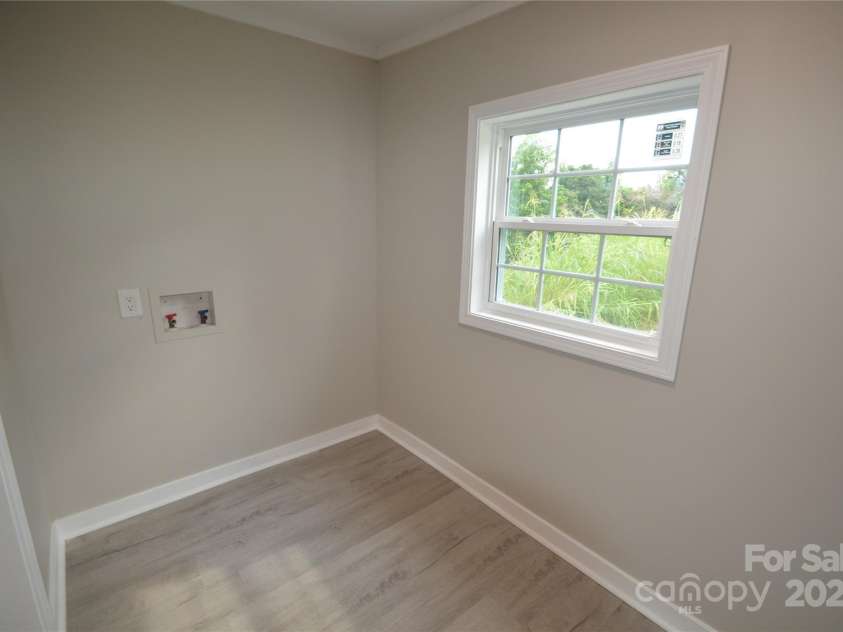 605 Center Street, Lenoir, NC 28645.  MLS# CAR4295520, YatesRealty ID 34258. 