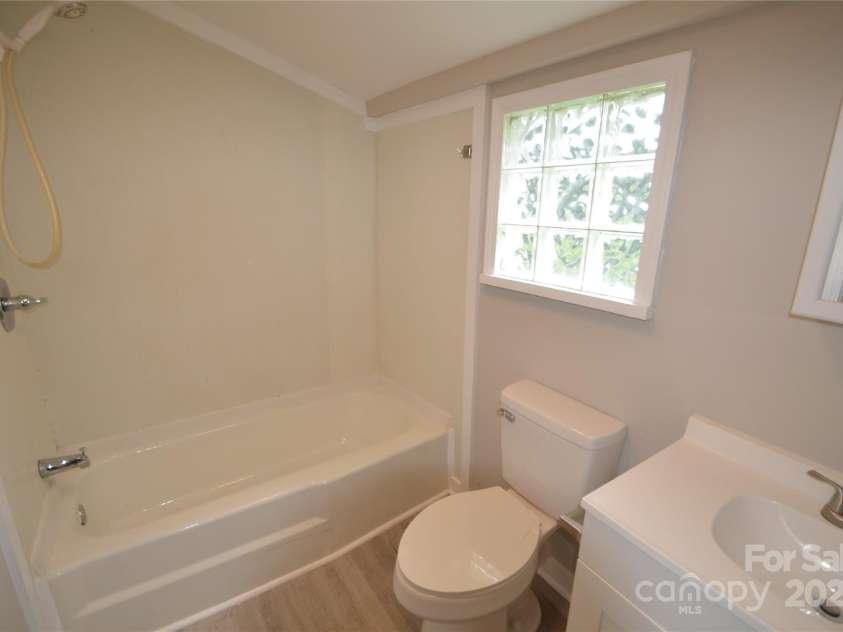 605 Center Street, Lenoir, NC 28645.  MLS# CAR4295520, YatesRealty ID 34258. 