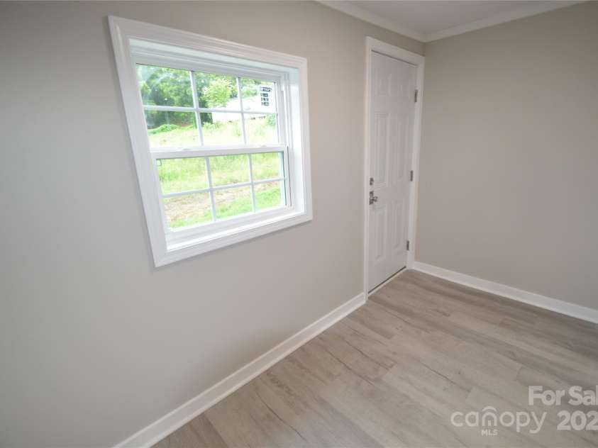 605 Center Street, Lenoir, NC 28645.  MLS# CAR4295520, YatesRealty ID 34258. 