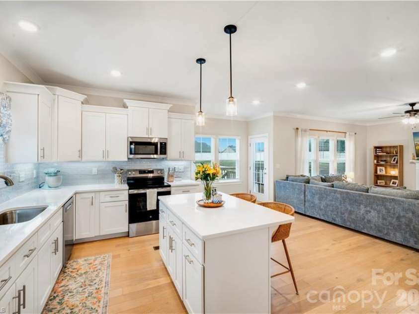360 Wynnfall Drive, Lexington, NC 27295.  MLS# CAR4395943, YatesRealty ID 34259. 