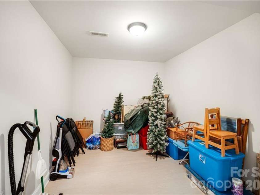 360 Wynnfall Drive, Lexington, NC 27295.  MLS# CAR4395943, YatesRealty ID 34259. 
