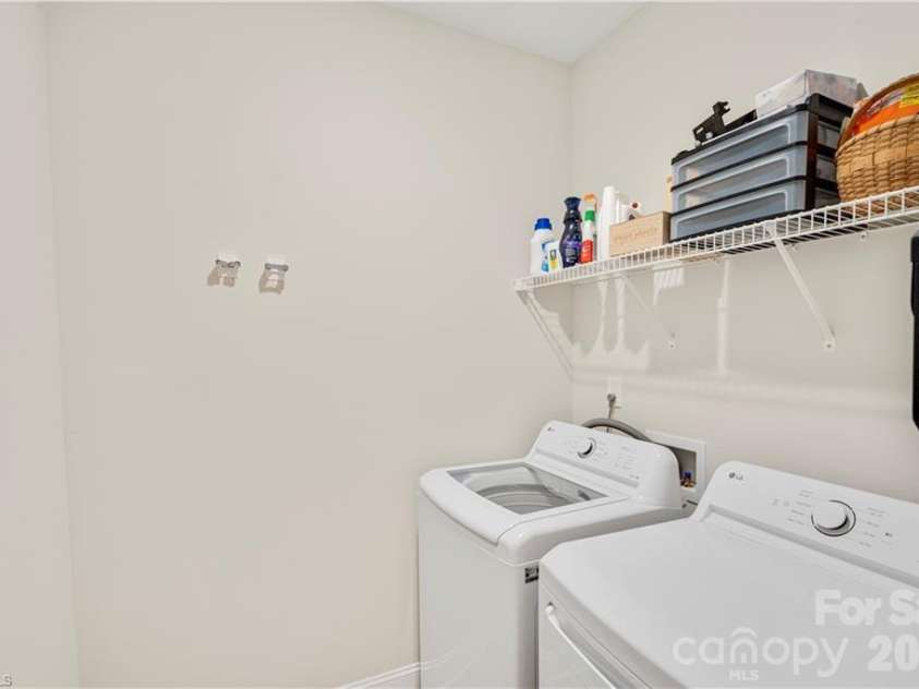 360 Wynnfall Drive, Lexington, NC 27295.  MLS# CAR4395943, YatesRealty ID 34259. 