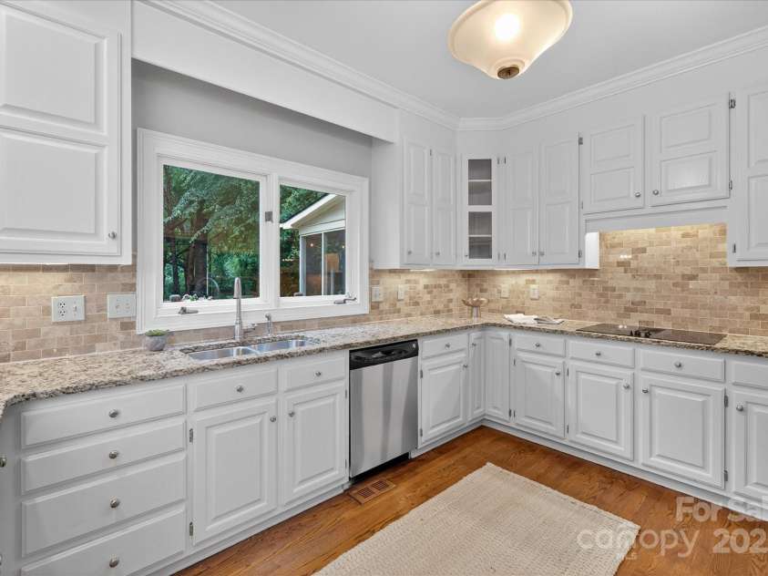 9909 Pallisers Terrace, Charlotte, NC 28210.  MLS# CAR4289242, YatesRealty ID 34259. 