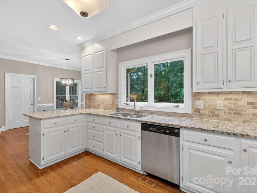 9909 Pallisers Terrace, Charlotte, NC 28210.  MLS# CAR4289242, YatesRealty ID 34259. 