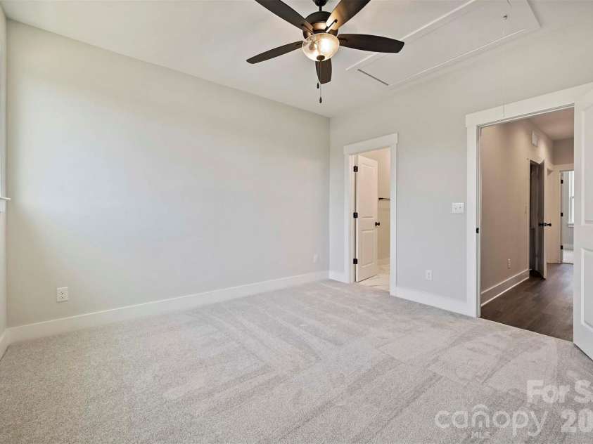 1227 34th Street, Charlotte, NC 28205.  MLS# CAR4211267, YatesRealty ID 3426. Primary Suite