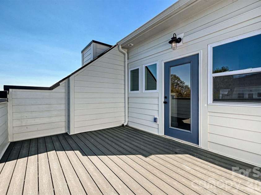 1227 34th Street, Charlotte, NC 28205.  MLS# CAR4211267, YatesRealty ID 3426. Rooftop Terrace