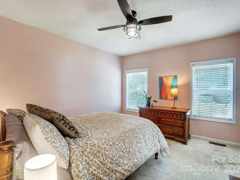 220 6th Street, Belmont, NC 28012.  MLS# CAR4194682, YatesRealty ID 3426. 