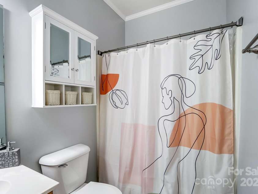 220 6th Street, Belmont, NC 28012.  MLS# CAR4194682, YatesRealty ID 3426. 