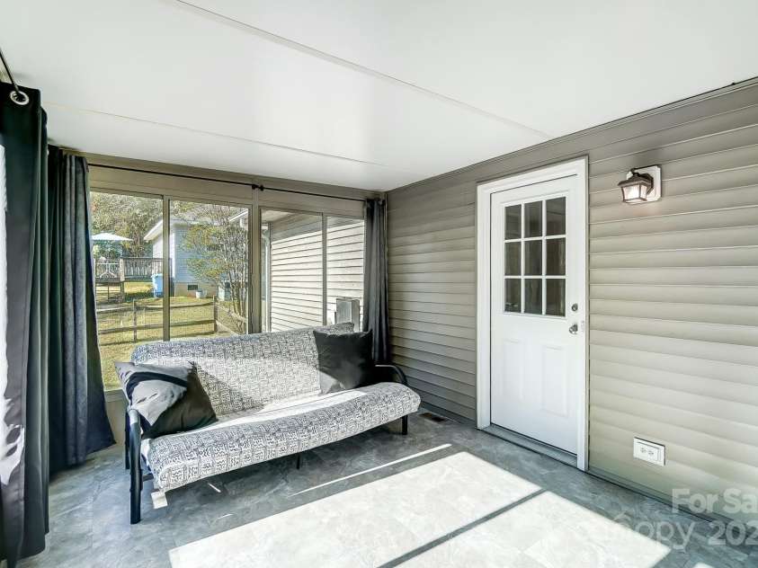 220 6th Street, Belmont, NC 28012.  MLS# CAR4194682, YatesRealty ID 3426. 