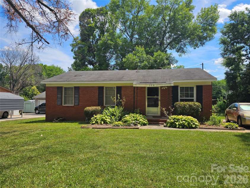 306 Wylie Park Road, Lancaster, SC 29720.  MLS# CAR4398610, YatesRealty ID 34260. 